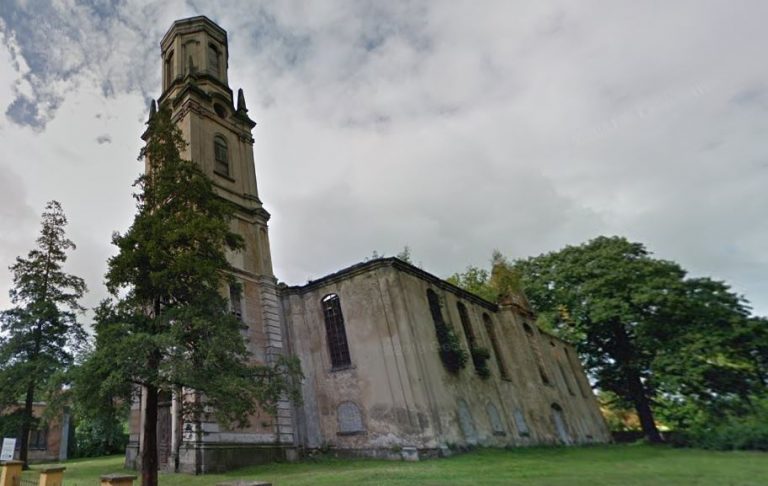 kościół z zewnątrz